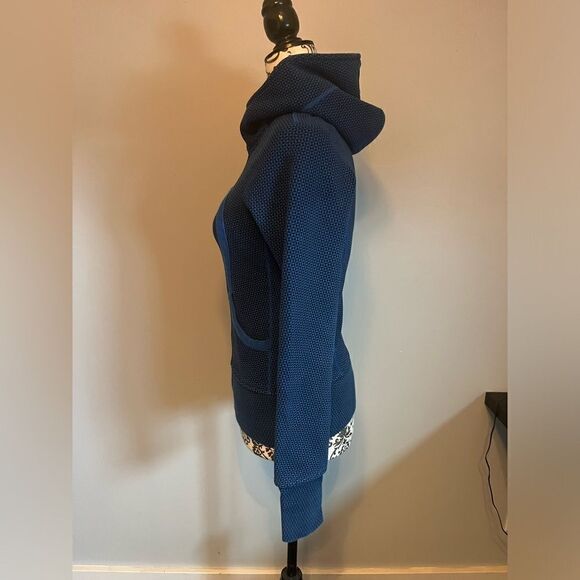 ✨Lululemon Scuba - Picture 3 of 6